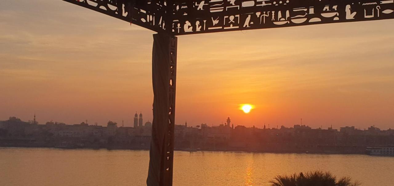 Appartamento Nile Sunrise Flats Luxor Esterno foto