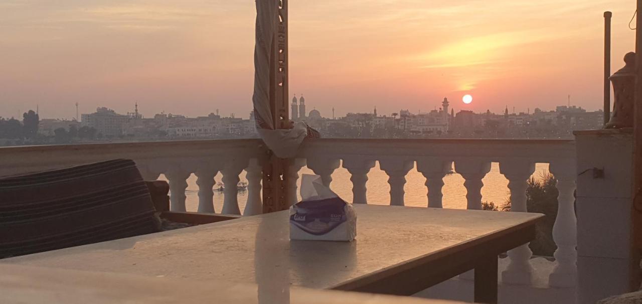 Appartamento Nile Sunrise Flats Luxor Esterno foto