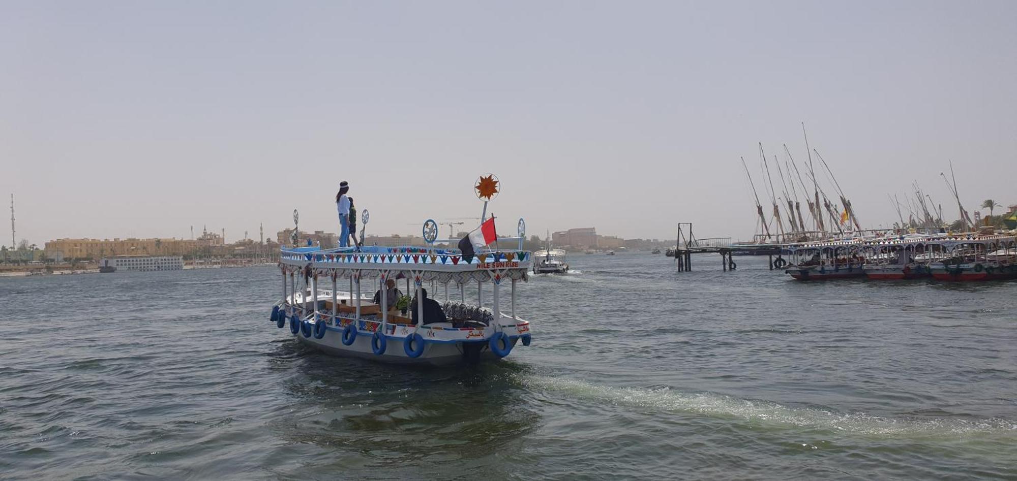 Appartamento Nile Sunrise Flats Luxor Camera foto