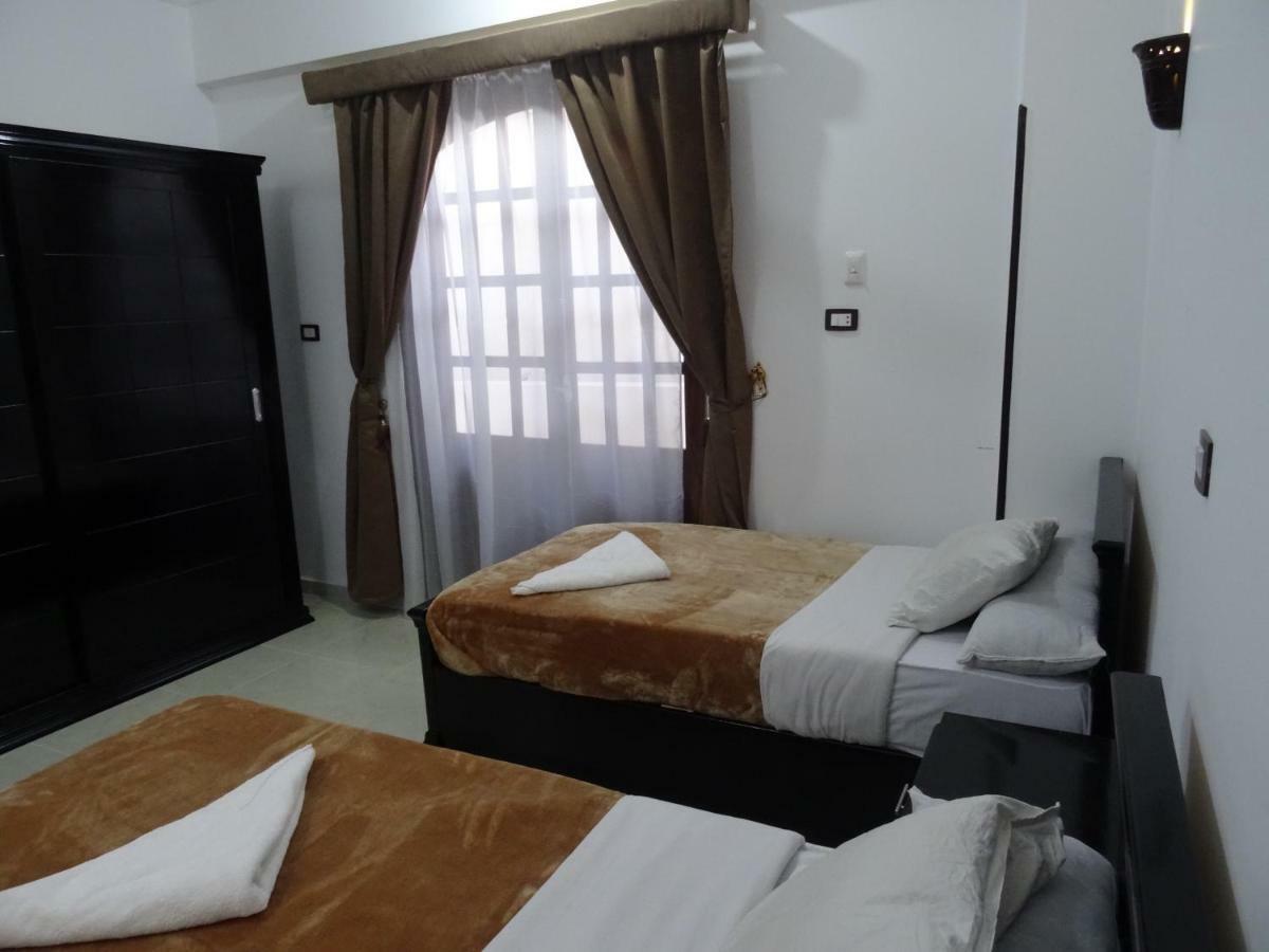 Appartamento Nile Sunrise Flats Luxor Esterno foto