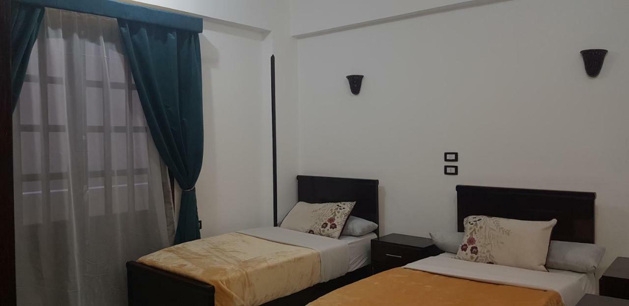 Appartamento Nile Sunrise Flats Luxor Esterno foto