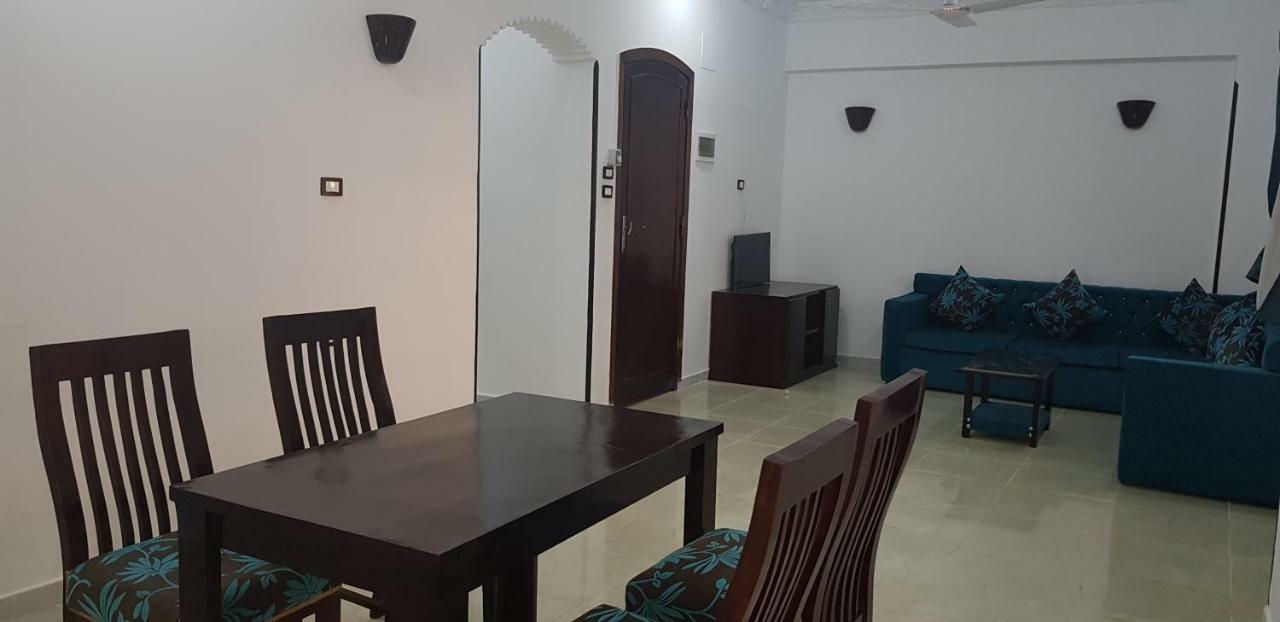 Appartamento Nile Sunrise Flats Luxor Esterno foto