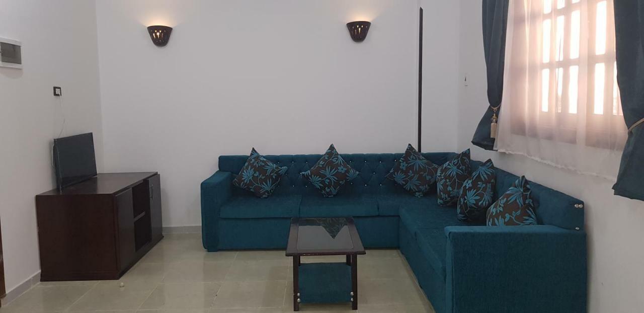 Appartamento Nile Sunrise Flats Luxor Esterno foto