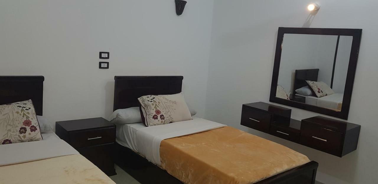 Appartamento Nile Sunrise Flats Luxor Esterno foto